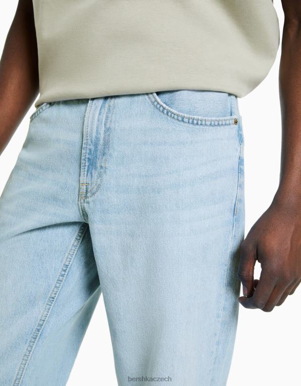muži Bershka vintage džíny rovného střihu P88443124 oblečení světle modrá