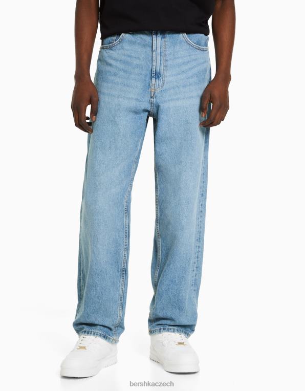 muži Bershka volné džíny P88443108 oblečení světle modrá