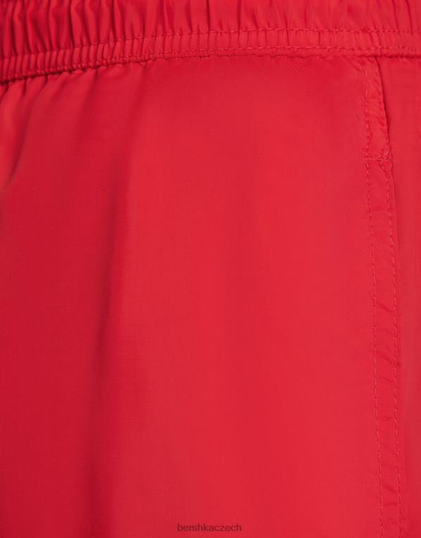 muži Bershka základní deskové šortky P88443385 oblečení Červené