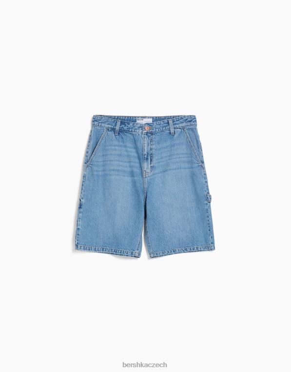 muži Bershka džínové truhlářské bermudy P88443296 oblečení světle modrá