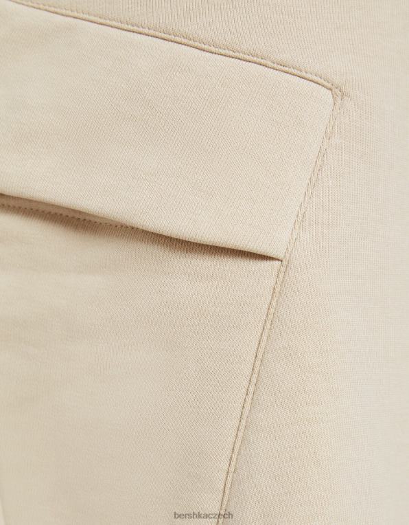 muži Bershka plyšové cargo bermudy P88443330 oblečení béžový