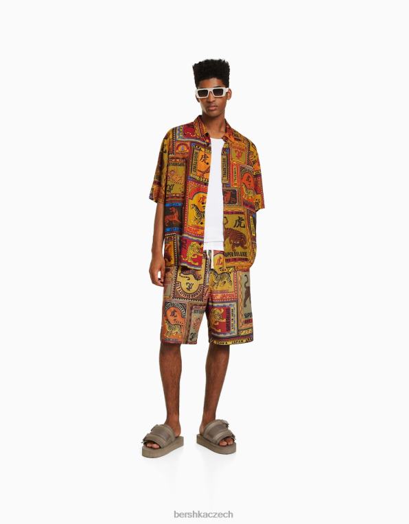muži Bershka potištěné bermudy P88443312 oblečení hnědý
