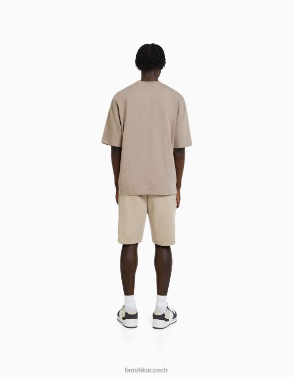 muži Bershka základní plyšové bermudy P88443318 oblečení velbloud
