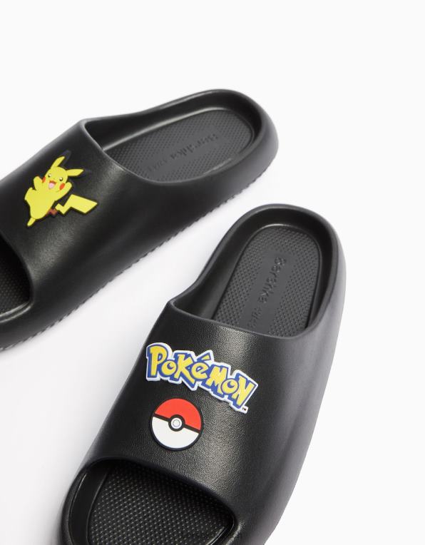 muži Bershka pokemon sandály P88443549 obuv Černá