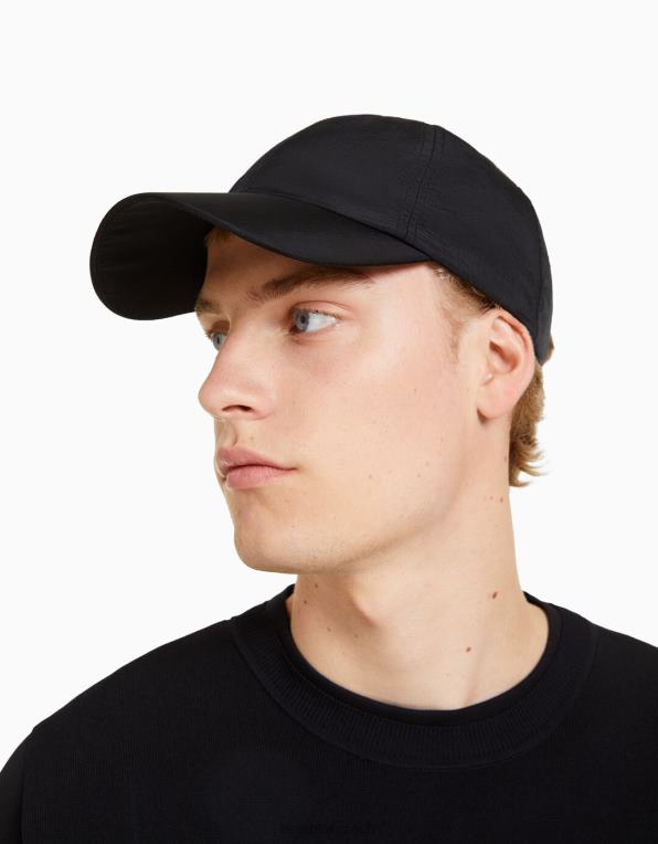 muži Bershka technická nylonová čepice P88443615 Příslušenství Černá