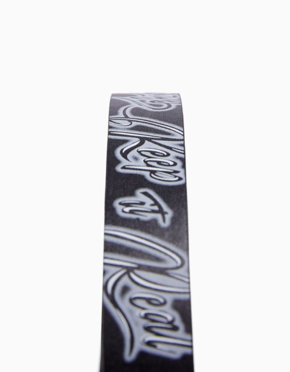 muži Bershka graffiti pásek z umělé kůže P88443640 Příslušenství Černá