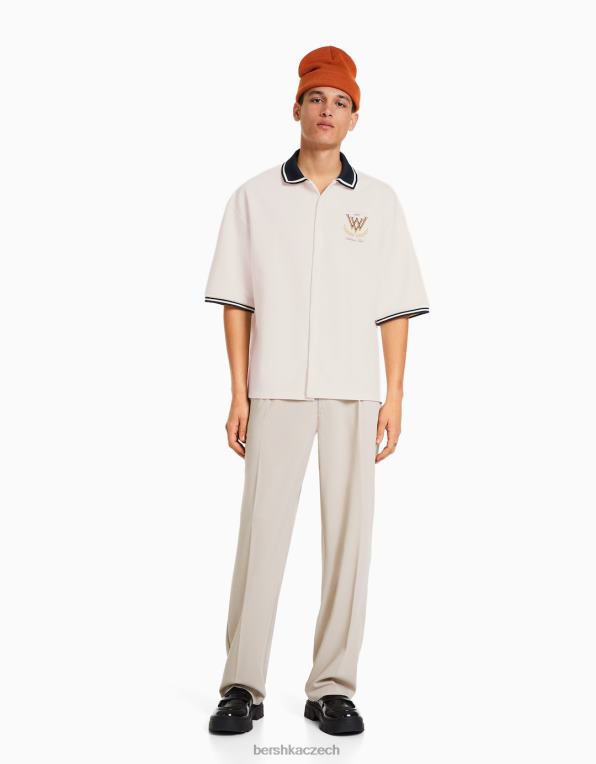 muži Bershka košile s krátkým rukávem a žebrovaným límečkem P88442940 oblečení bílý