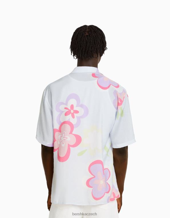 muži Bershka košile s krátkým rukávem a květinovým potiskem P88442869 oblečení světle modrá