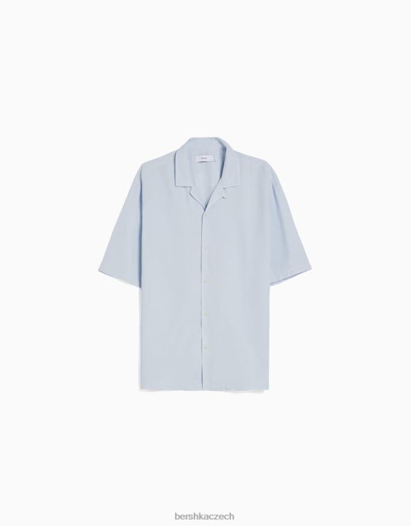 muži Bershka rustikální košile uvolněného střihu s krátkým rukávem P88442942 oblečení světle modrá