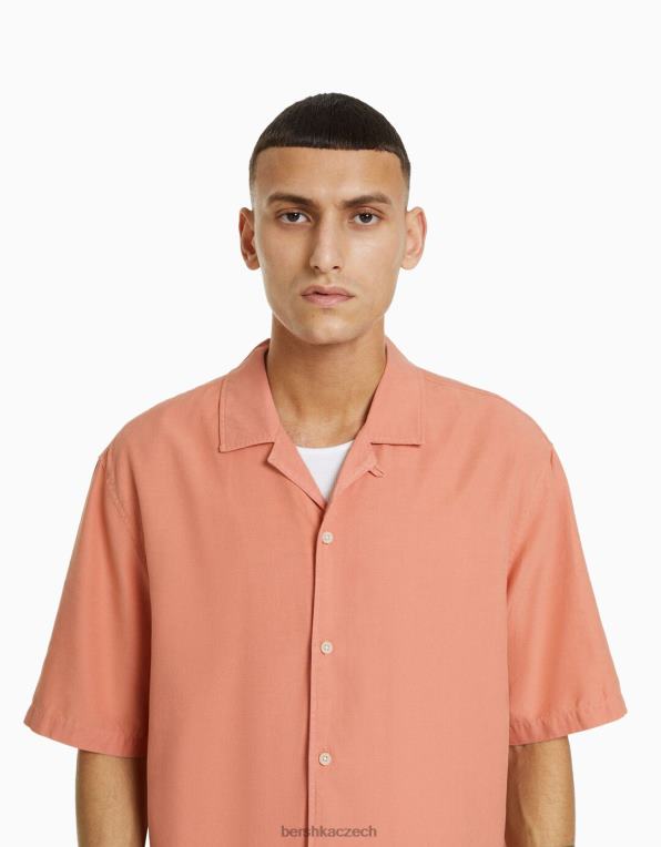 muži Bershka rustikální košile uvolněného střihu s krátkým rukávem P88442943 oblečení oranžový