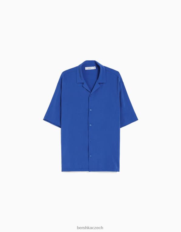 muži Bershka splývavá košile s krátkým rukávem P88442920 oblečení modrý