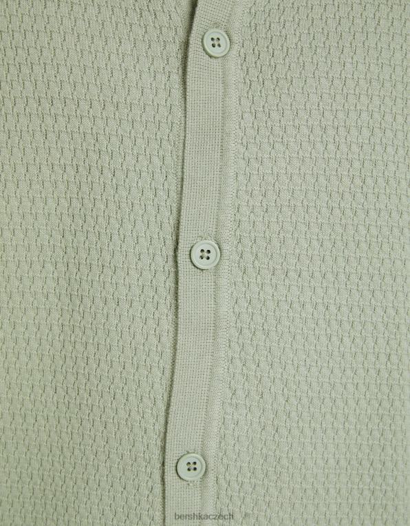 muži Bershka strukturovaná pletená košile s krátkým rukávem P88442901 oblečení zelená