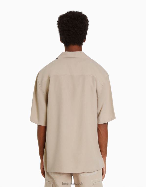 muži Bershka uvolněná košile s krátkým rukávem P88442905 oblečení písek