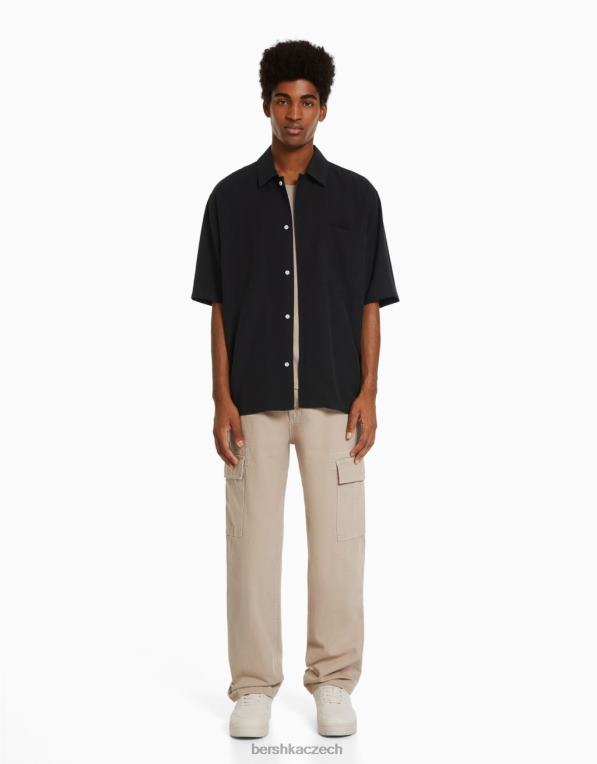 muži Bershka uvolněná košile s krátkým rukávem P88442907 oblečení Černá