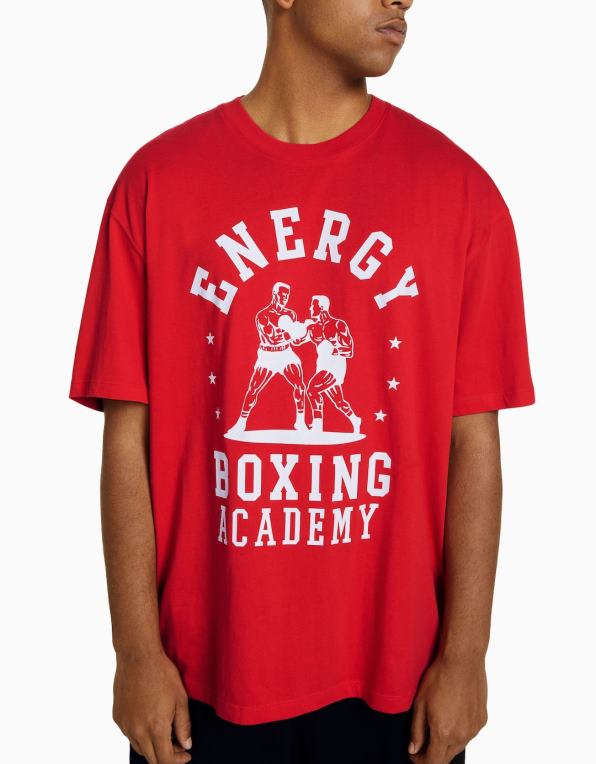 muži Bershka Tričko boxy fit s krátkým rukávem a potiskem boxu P88442706 oblečení Červené