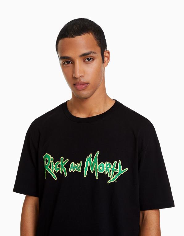 muži Bershka Tričko s krátkým rukávem s klasickým potiskem rick & morty P88442854 oblečení Černá