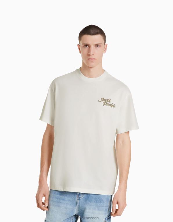 muži Bershka boxy fit tričko s krátkým rukávem a výšivkou P88442614 oblečení bílý