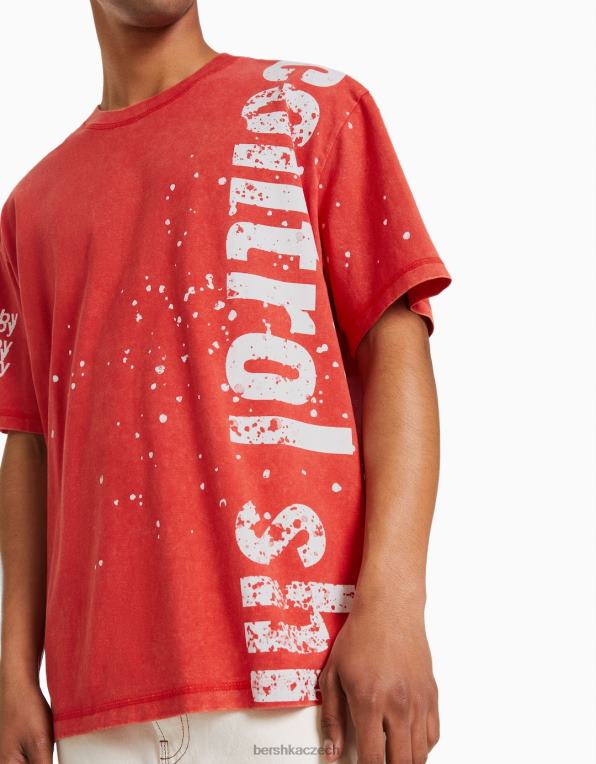 muži Bershka vybledlé tričko s krátkým rukávem P88442840 oblečení Červené