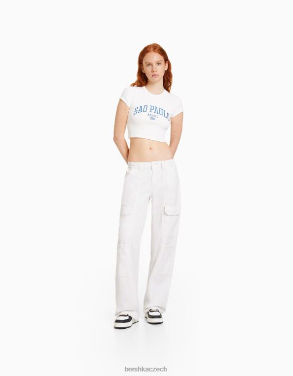 unisex Bershka bavlněné cargo kalhoty s nízkým pasem a kontrastní nití P88443902 oblečení špinavě bílé