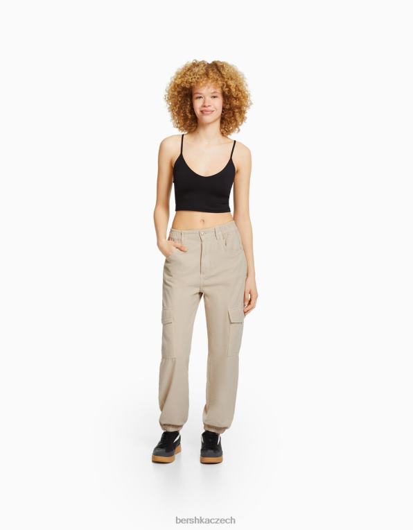 unisex Bershka bavlněné joggery s nabíraným pasem a kapsami P88443891 oblečení písek