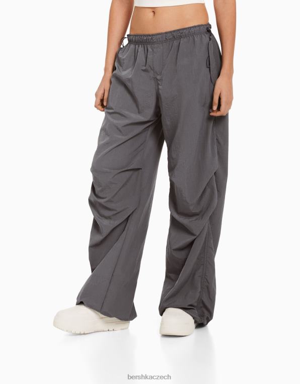 unisex Bershka nylonové padákové joggery P88443895 oblečení Šedá