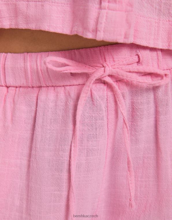 unisex Bershka rustikální šortky s řasenou gumou P88444032 oblečení růžový