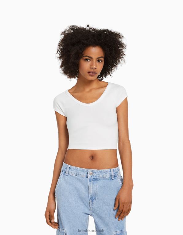 unisex Bershka vypasované tričko s krátkým raglánovým rukávem a výstřihem do V P88443812 oblečení bílý