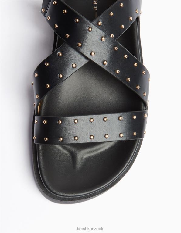 unisex Bershka sandály na ploché platformě s cvočky P88444169 obuv Černá