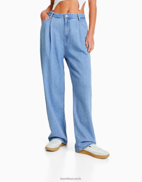 ženy Bershka řasené džíny z 90. let P88441590 oblečení světle modrá