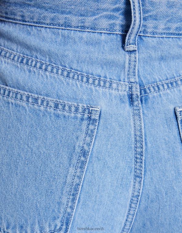 ženy Bershka řasené džíny z 90. let P88441590 oblečení světle modrá