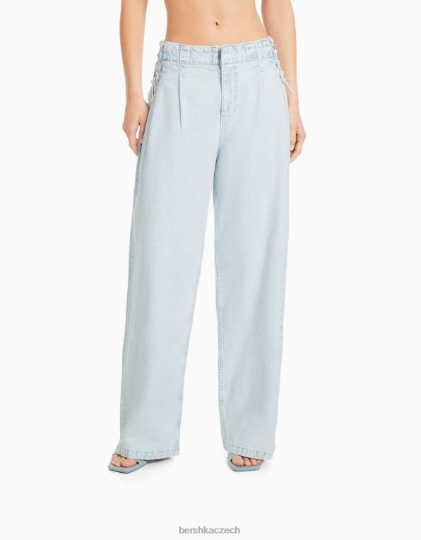 ženy Bershka široké džíny z 90. let s detailem zavazování P88441541 oblečení světle modrá