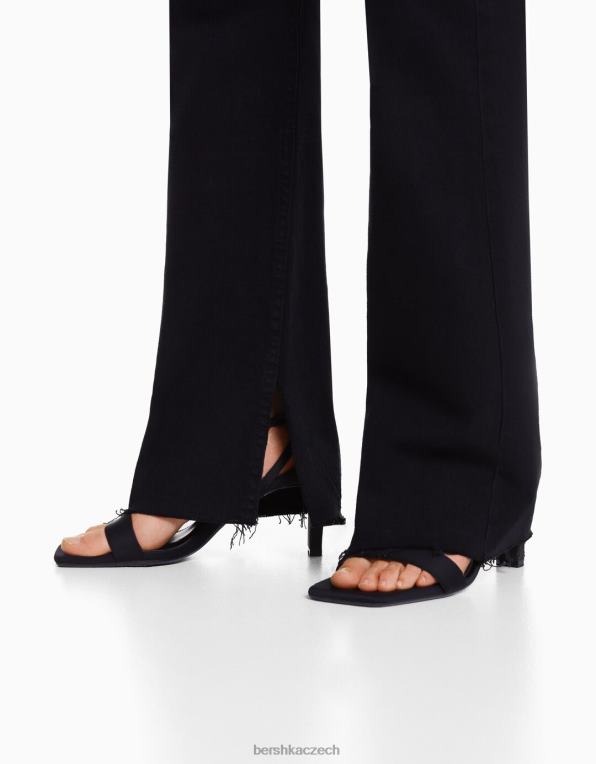 ženy Bershka komfortní džíny s bočním rozparkem P88441990 oblečení Černá