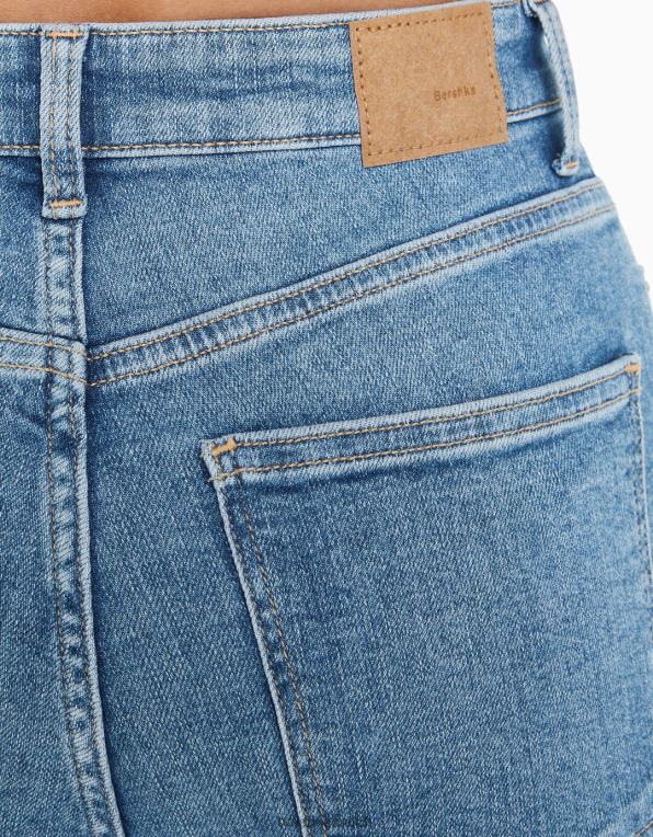 ženy Bershka rozšířené džíny P88441492 oblečení světle modrá