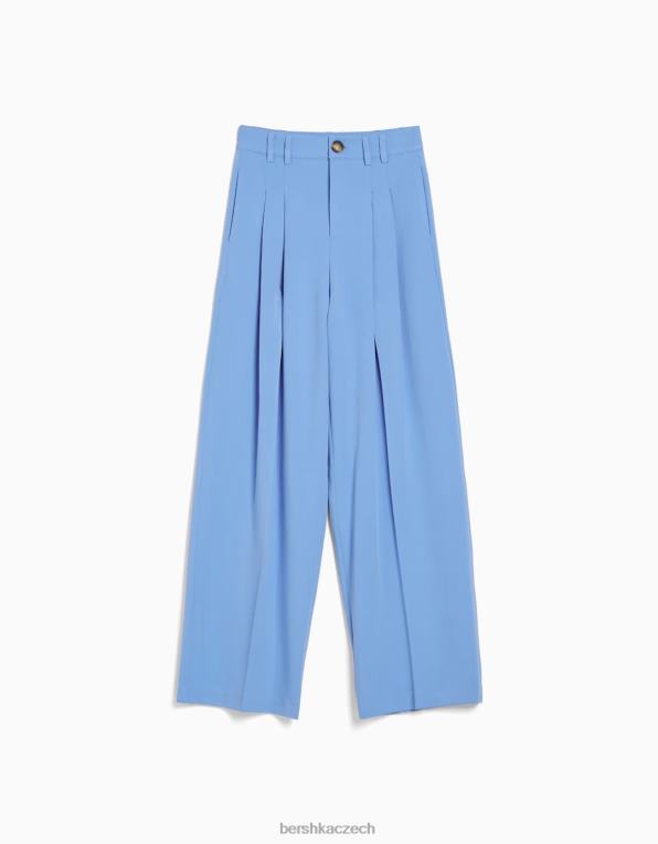 ženy Bershka kalhoty rovného střihu se záhyby P88441420 oblečení světle modrá