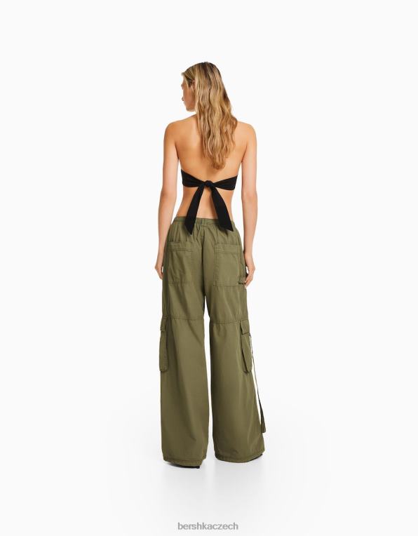 ženy Bershka keprové chobotnicové cargo kalhoty P88441329 oblečení khaki