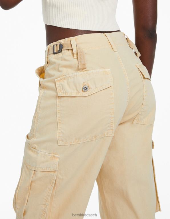 ženy Bershka nastavitelné cargo kalhoty rovného střihu P88441287 oblečení písek
