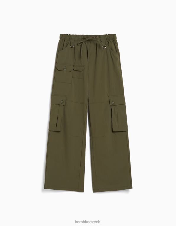 ženy Bershka nylonové široké kalhoty s mnoha kapsami P88441334 oblečení khaki