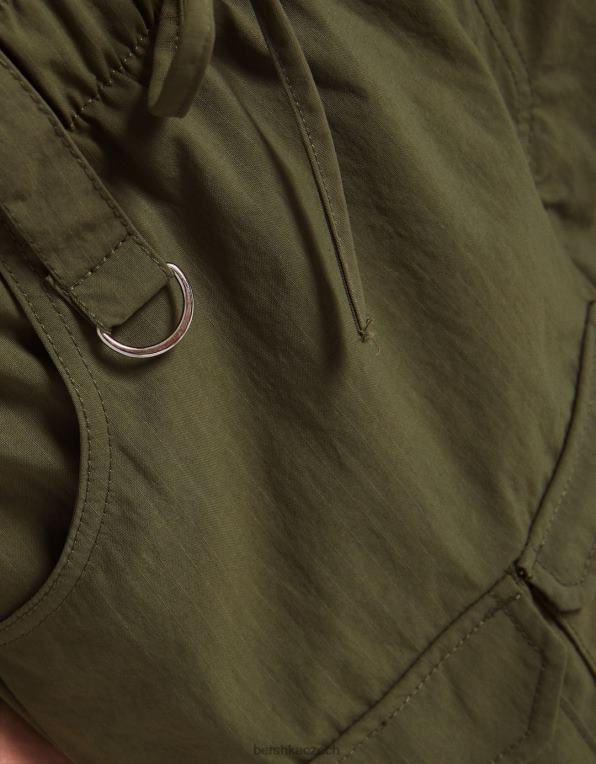 ženy Bershka nylonové široké kalhoty s mnoha kapsami P88441334 oblečení khaki