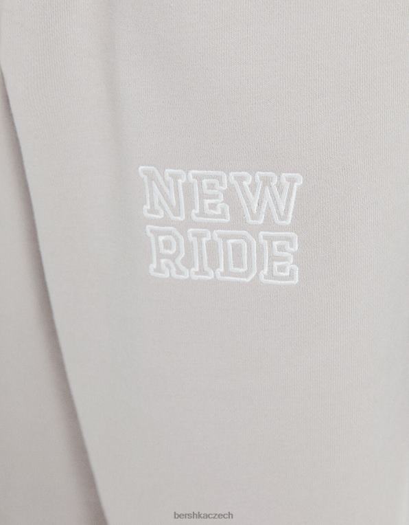 ženy Bershka plyšové bavlněné šortky P88441729 oblečení Šedá