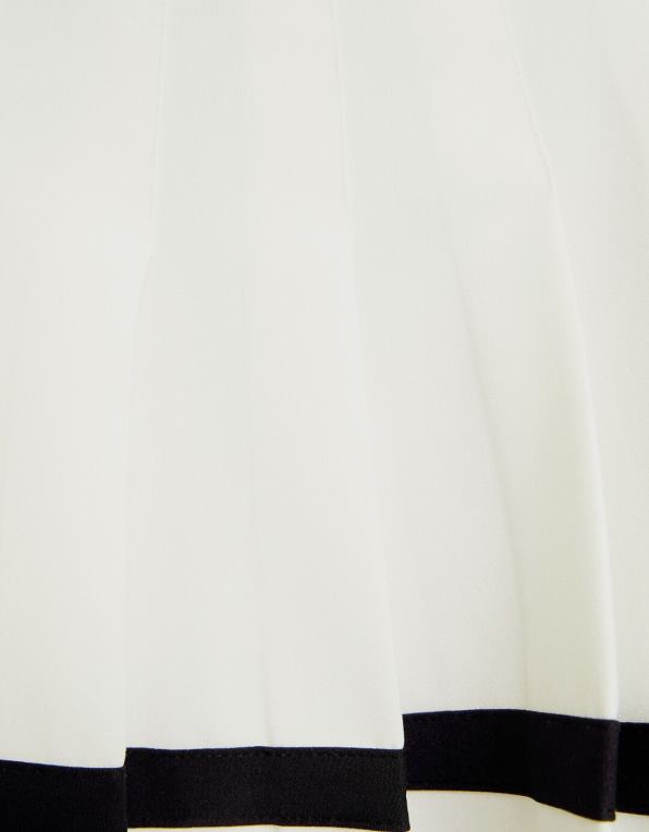 ženy Bershka box plisovaná minisukně s proužkem P88441670 oblečení bílý