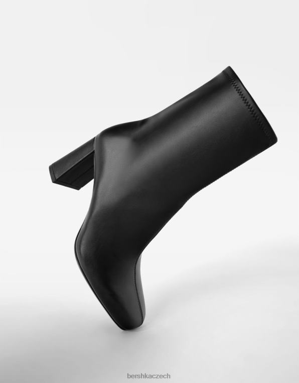 ženy Bershka vypasované kotníkové boty na vysokém podpatku P88442319 obuv Černá