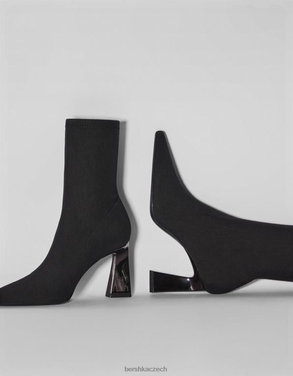 ženy Bershka vypasované kotníkové boty s kovovým podpatkem P88442325 obuv Černá