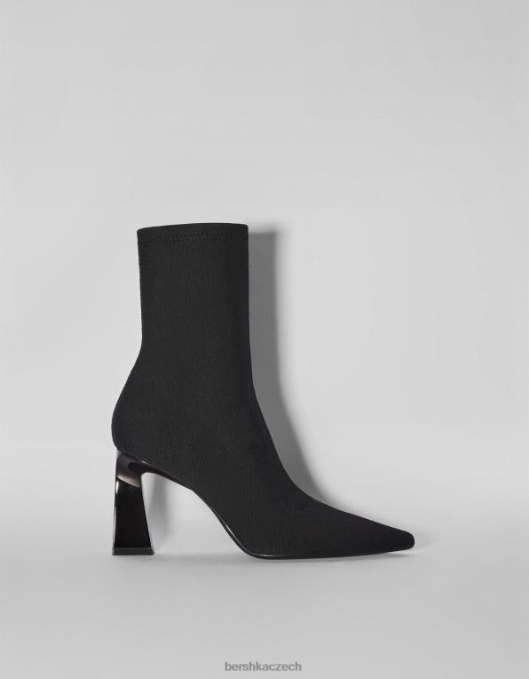 ženy Bershka vypasované kotníkové boty s kovovým podpatkem P88442325 obuv Černá