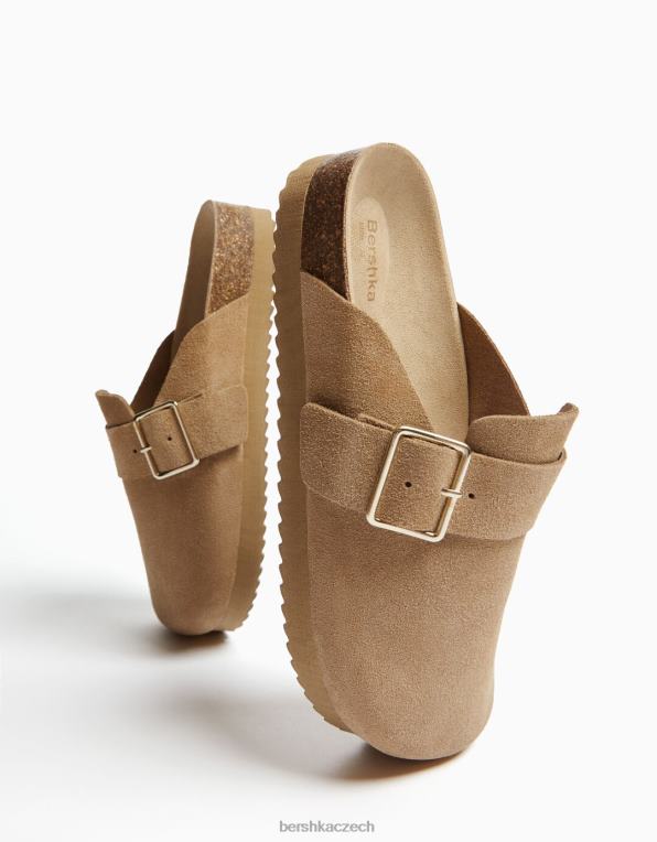 ženy Bershka kožené dřeváky s přezkou P88442336 obuv písek