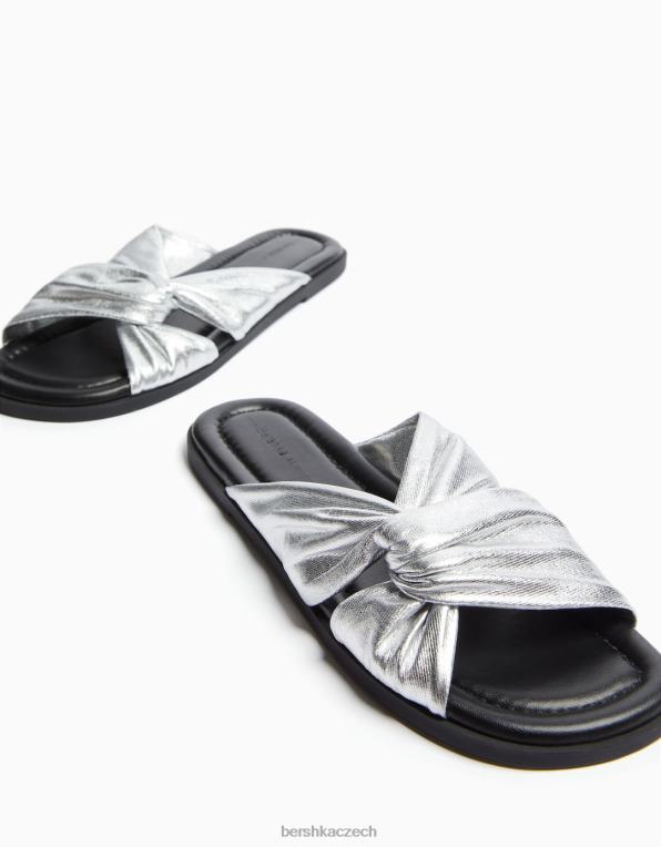 ženy Bershka ploché posuvné sandály s kovovým uzlem P88442216 obuv výhradní