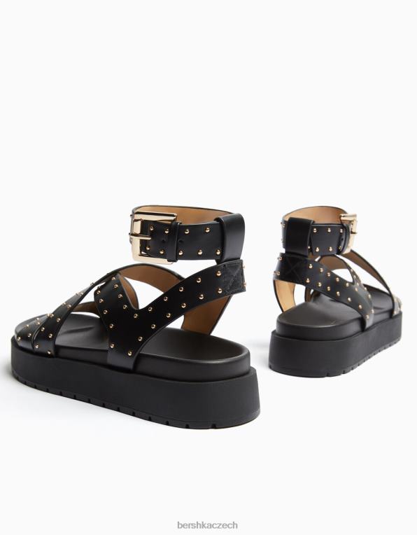 ženy Bershka sandály na ploché platformě s cvočky P88442240 obuv Černá