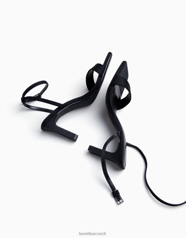 ženy Bershka páskové sandály na vysokém podpatku s páskem kolem kotníku P88442159 obuv Černá