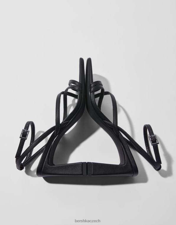 ženy Bershka páskové sandály na vysokém podpatku s páskem kolem kotníku P88442160 obuv Černá