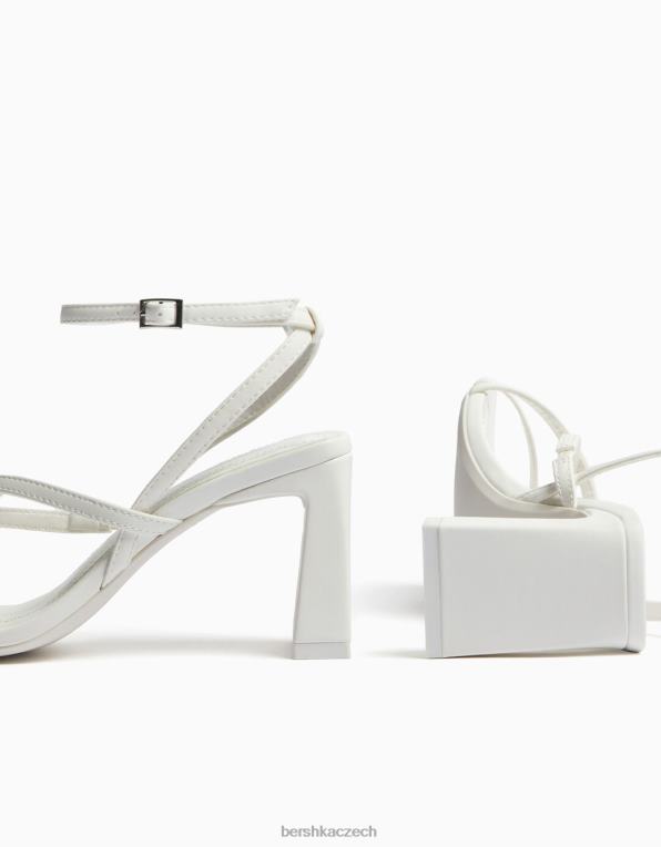 ženy Bershka páskové sandály na vysokém podpatku s páskem kolem kotníku P88442167 obuv bílý