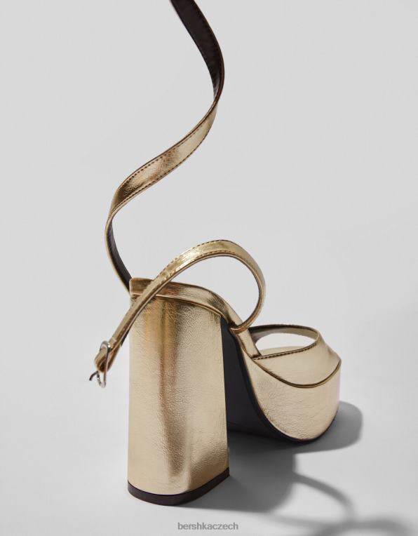 ženy Bershka sandály na kovové platformě na podpatku P88442174 obuv zlato